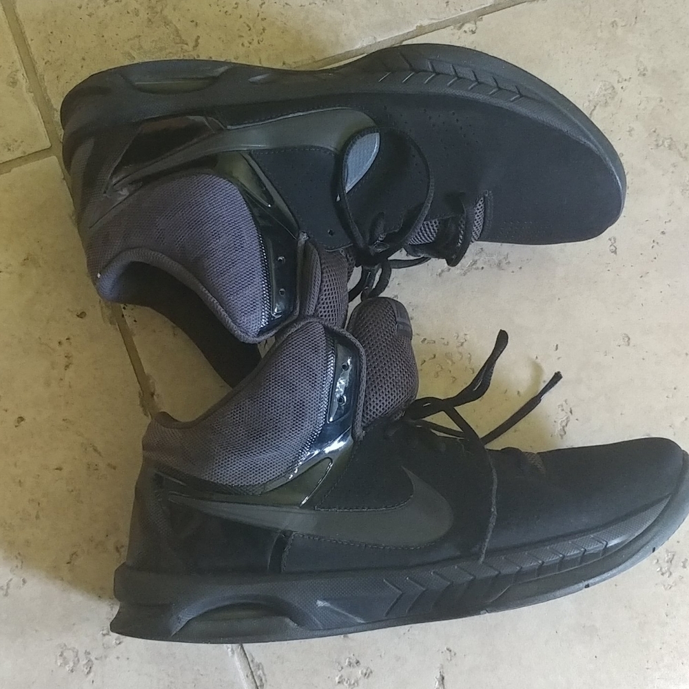 Nike - Picture 11 of 13